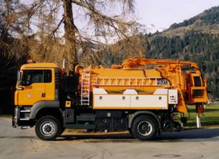 Sewage system cleaning vehicle 228